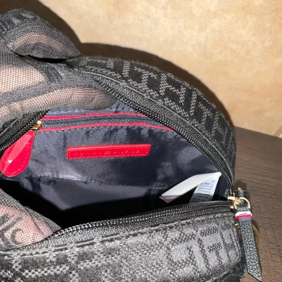 NWOT Tommy Hilfiger Black Patterned Crossbody Round Bag Signature logo pattern - Picture 3 of 5